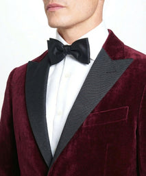 Burgunderrotes Abend-Sakko aus Samt in Tailored Fit mit steigendem Revers